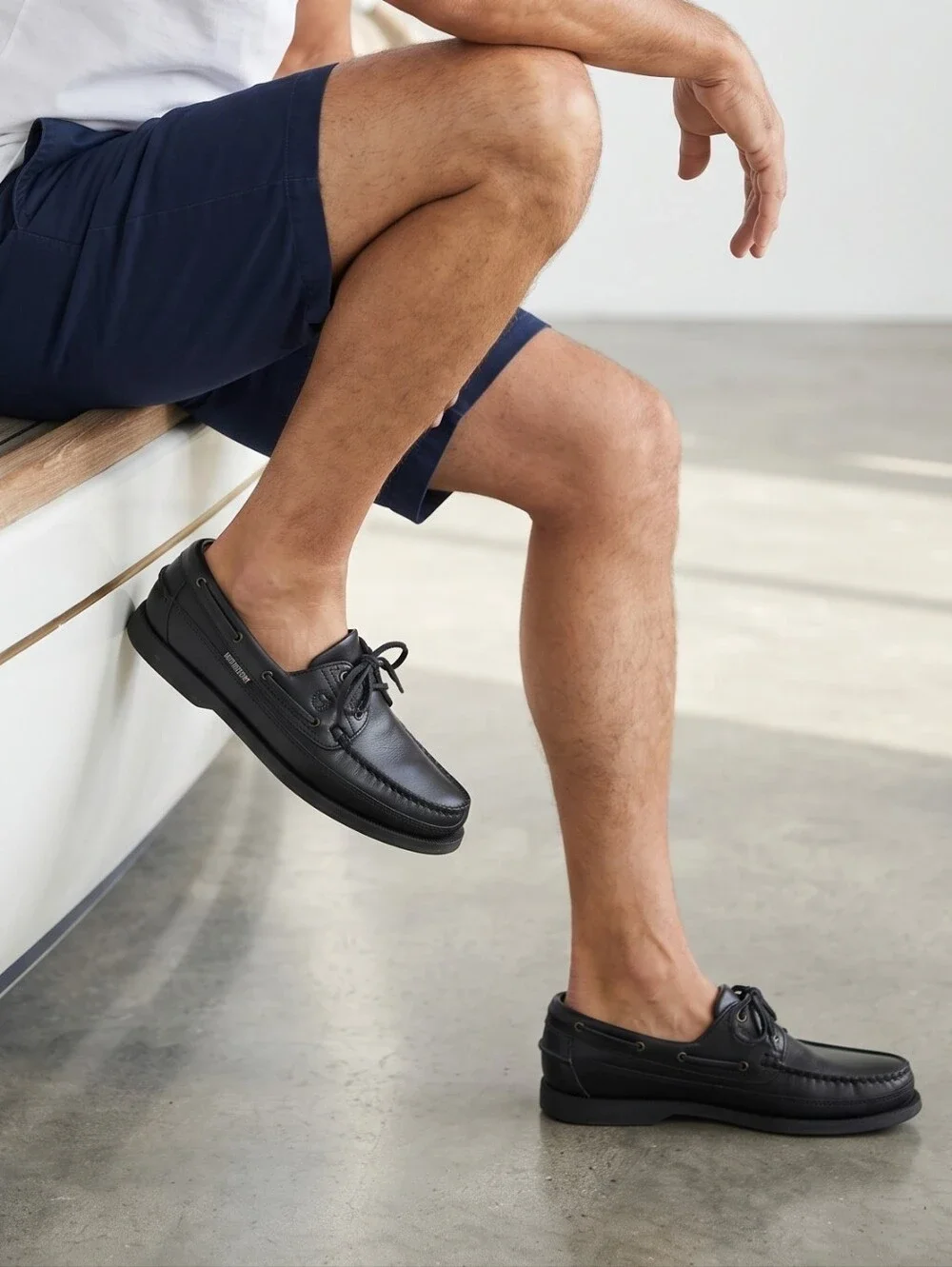Mephisto Men's Black Leather Boat Shoes with Lace-Up Moc Toe